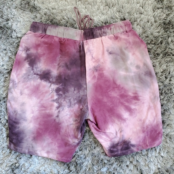 Tie Die Shorts - Picture 4 of 5